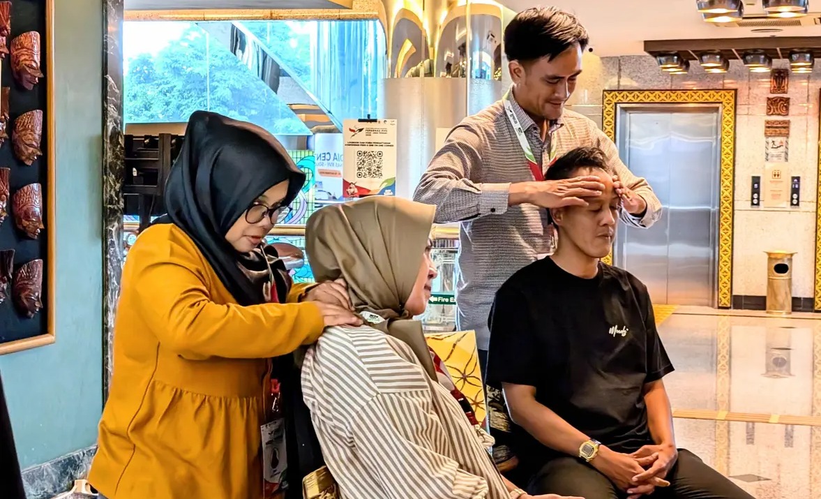 Head & Shoulder Reflexology Service
